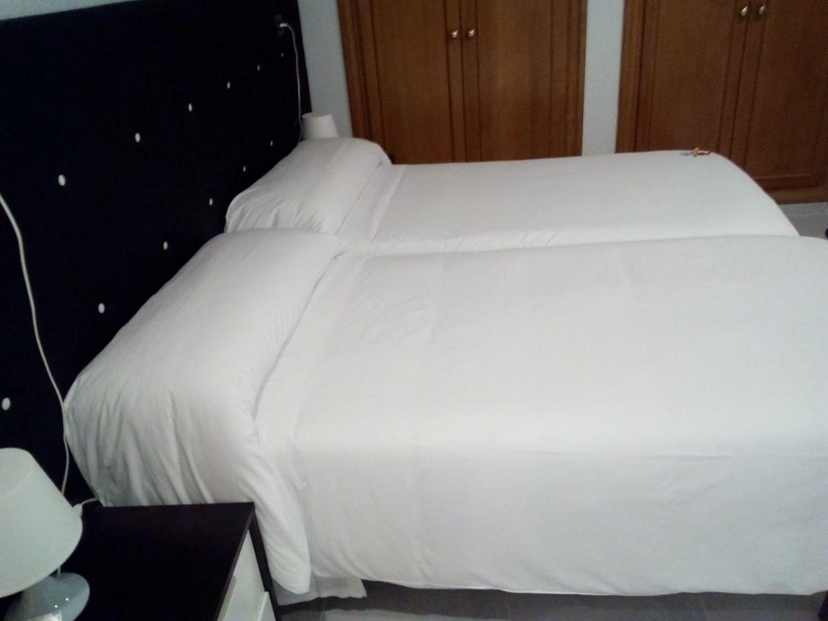 Hotel La Bilbaina Vitoria-Gasteiz Pokoj fotografie