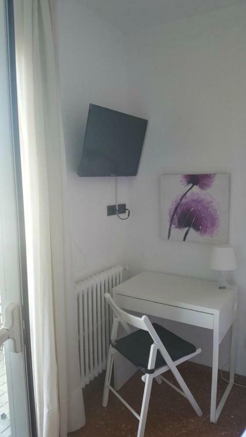 Hotel La Bilbaina Vitoria-Gasteiz Pokoj fotografie