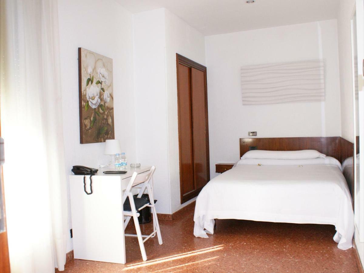 Hotel La Bilbaina Vitoria-Gasteiz Pokoj fotografie