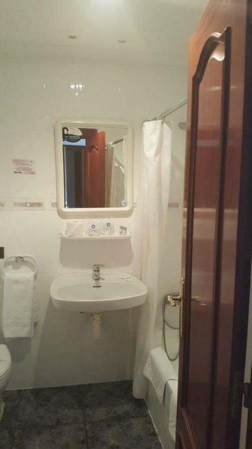 Hotel La Bilbaina Vitoria-Gasteiz Pokoj fotografie