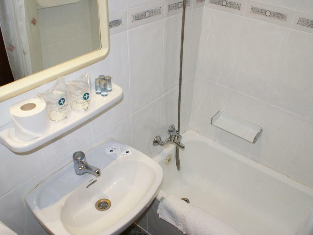Hotel La Bilbaina Vitoria-Gasteiz Pokoj fotografie