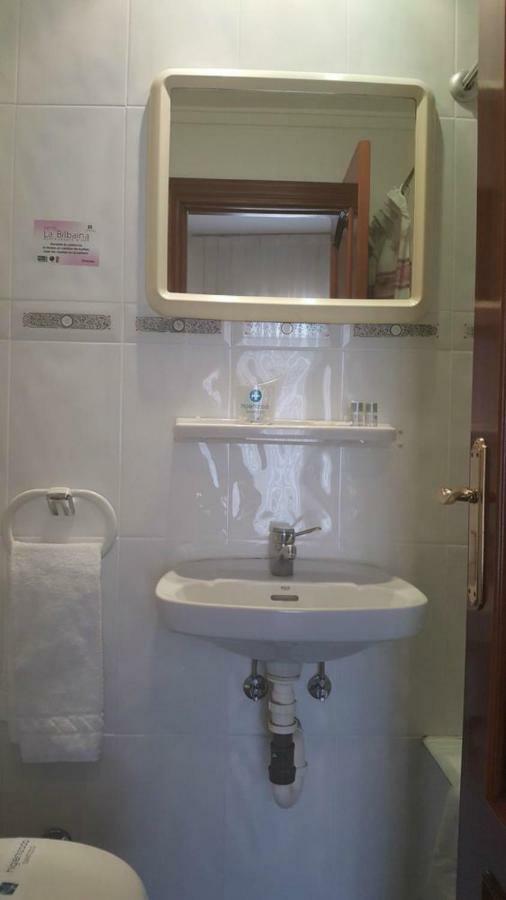 Hotel La Bilbaina Vitoria-Gasteiz Pokoj fotografie