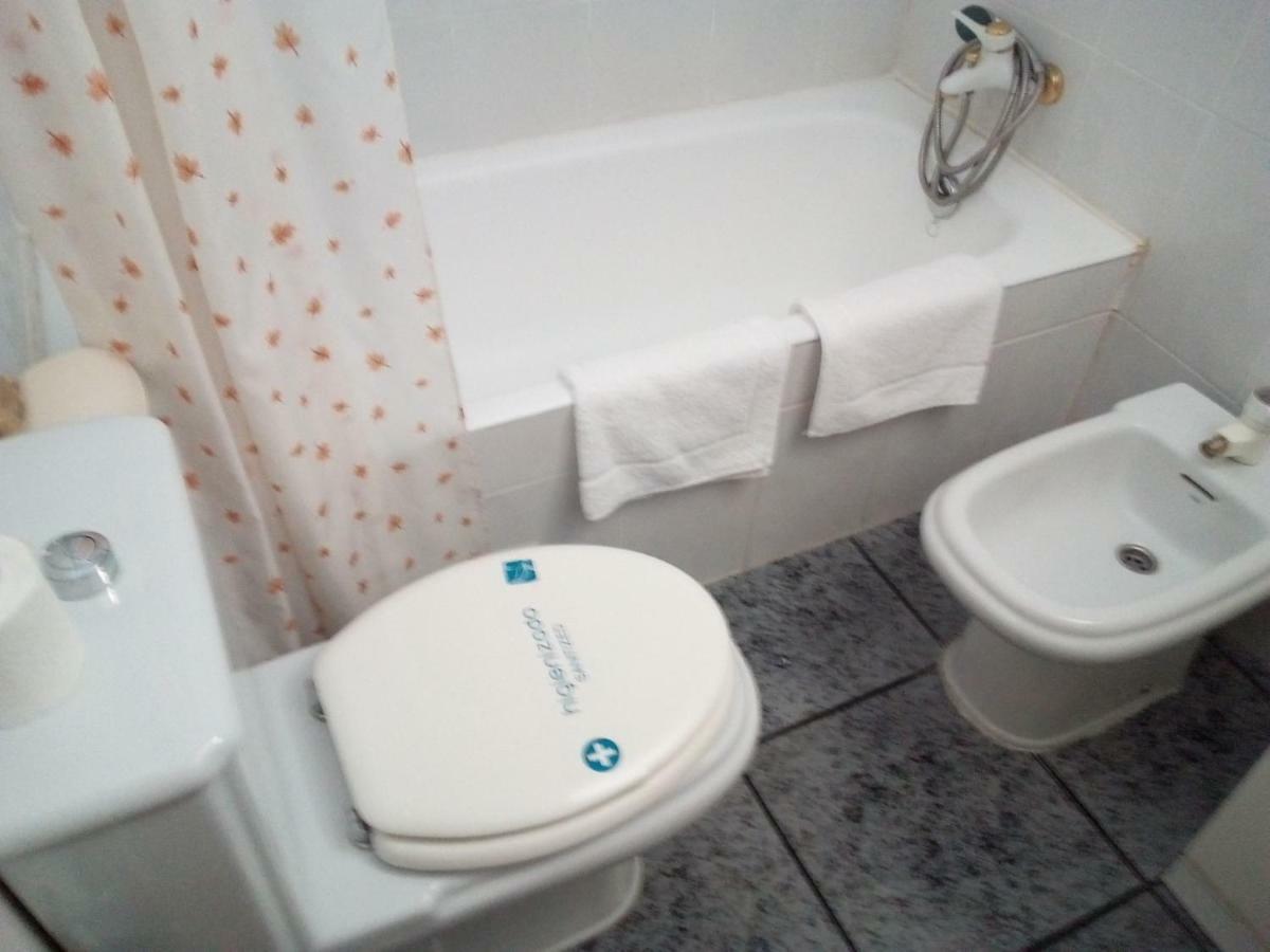 Hotel La Bilbaina Vitoria-Gasteiz Pokoj fotografie