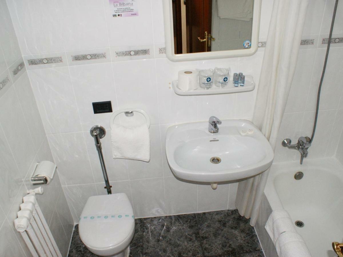 Hotel La Bilbaina Vitoria-Gasteiz Pokoj fotografie